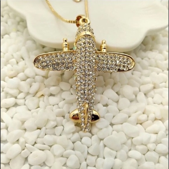 ✈️ STUNNING CRYSTAL AIRPLANE NECKLACE ! - Picture 2 of 4